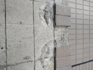 タイル浮き注入跡 本文画像